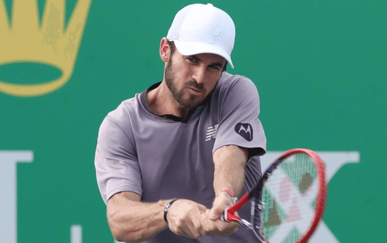 Лион (ATP 250). Томми Пол пробился в четвертьфинал соревнований