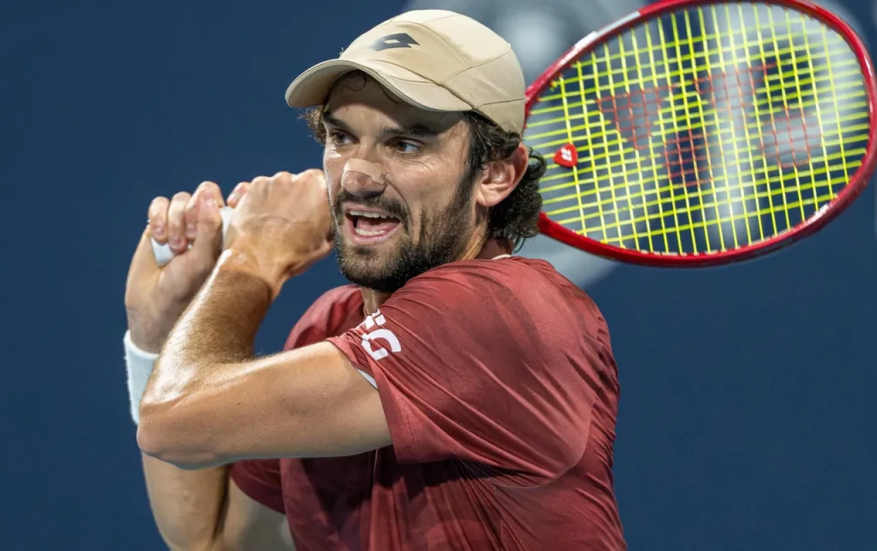 Лион (ATP 250). Альтмайер вышел в 1/4 финала, Вашеро выбыл