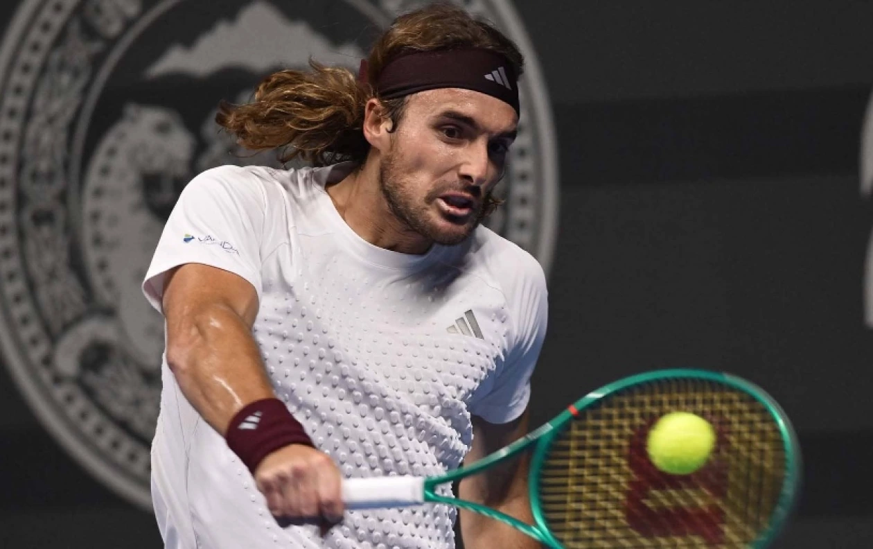 Алматы (ATP 250). Стефанос Циципас вышел в 1/4 финала, Лучано Дардери выбыл и другие результаты дня