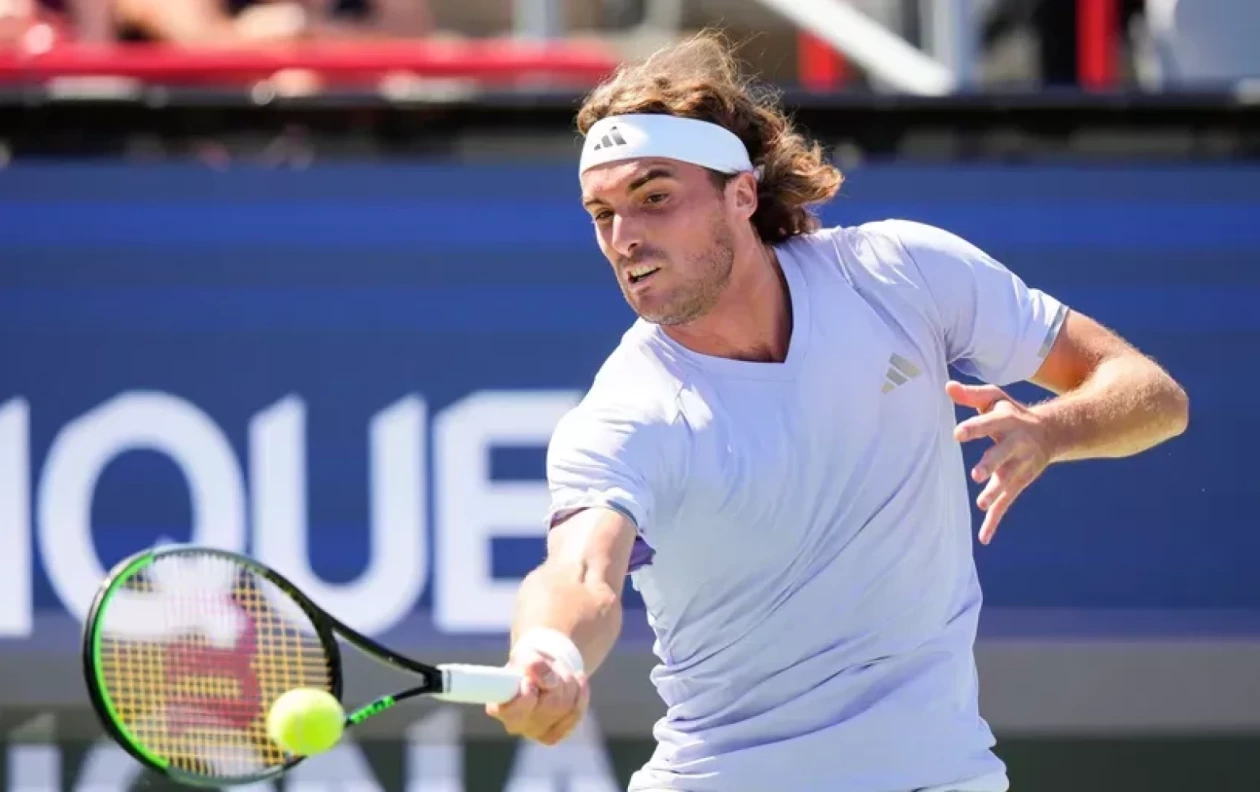 Стефанос Циципас снялся с турнира ATP 500 в Базеле