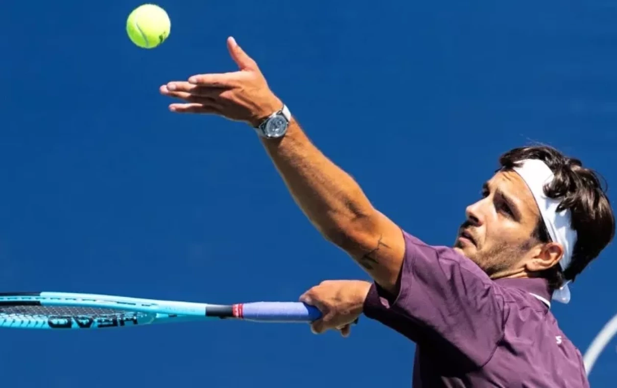 Лион (ATP 250). Лоренцо Музетти стартовал с победы, Жайме Фария выбыл и другие результаты понедельника