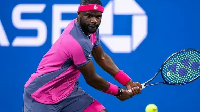 US Open. Фрэнсис Тиафо отыгрался с 0:2 по сетам с Алексом Микельсеном и вышел в полуфинал