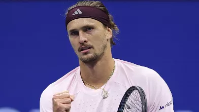 Александр Зверев сыграет с Кареном Хачановым в полуфинале US Open