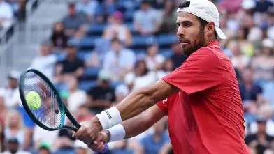 Пекин (ATP). Карен Хачанов вышел в четвертьфинал, победив Алекса Молчана