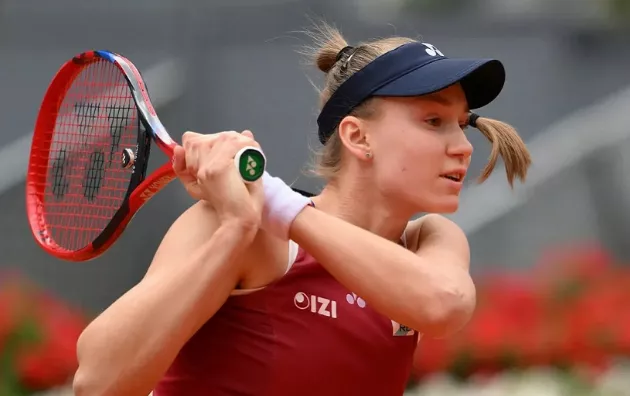 "Рада, что использовала свой шанс". Елена Рыбакина прокомментировала волевую победу над Чжэн Циньвэнь