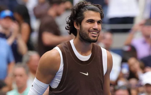 Карлос Алькарас объяснил, почему стал играть в двух майках на US Open