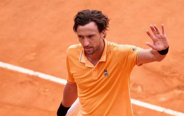 Артюр Риндеркнеш снялся с "Мастерса" в Мадриде по ходу матча с Витом Копршивой