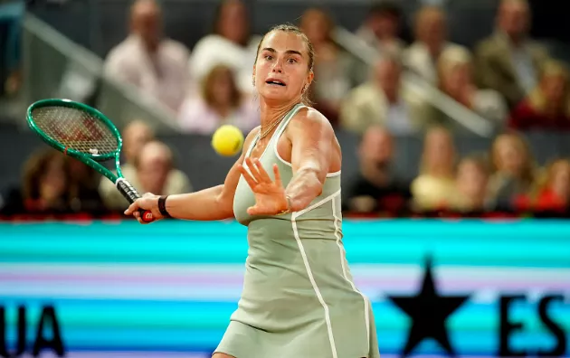 Арина Соболенко одержала волевую победу над Наоми Осакой и вышла в четвертьфинал "тысячника" в Мадриде