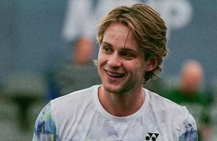 "Более эмоционального момента не бывает". Зизу Бергс - об обидном поражении с матчболов в матче с Флавио Коболли в Кубке Дэвиса