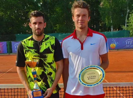 Жинер и Карловский